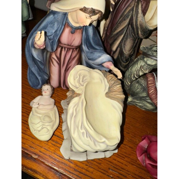 2002 Grandeur Noel MARY Nativity Christmas Figurine (Complete Set) lightly used - Picture 9 of 12